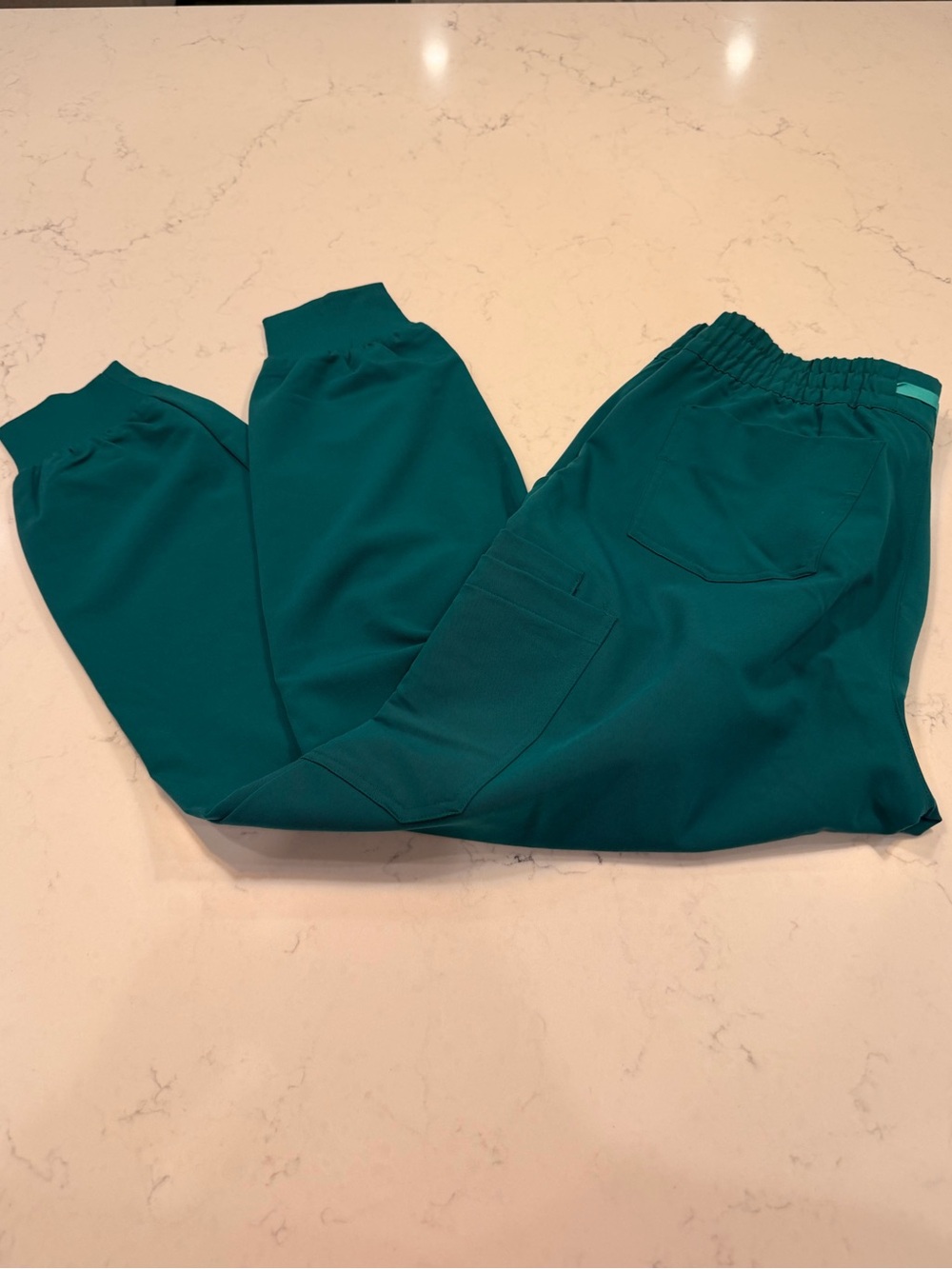 FIGS Hunter Green Scrub Set - Women’s Large Catarina & Large RW Uman - Picture 7 of 9